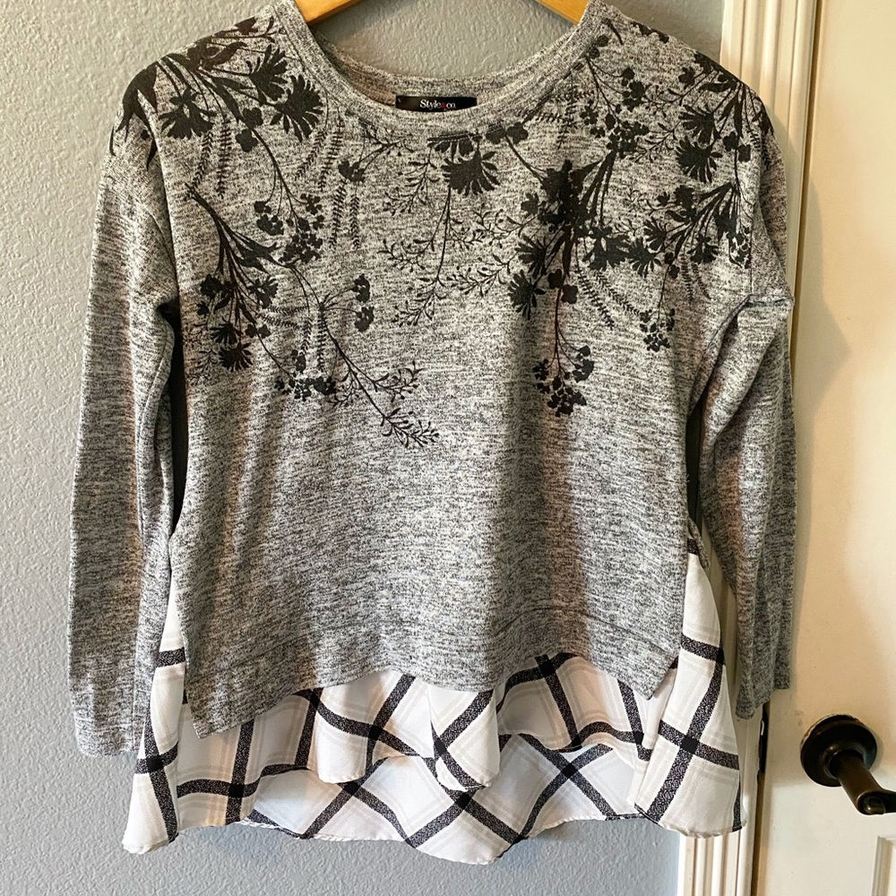 Long sleeve blouse.
